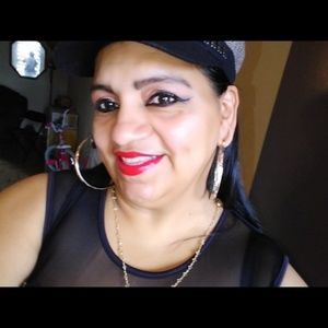 Meet your Posher, Daysi